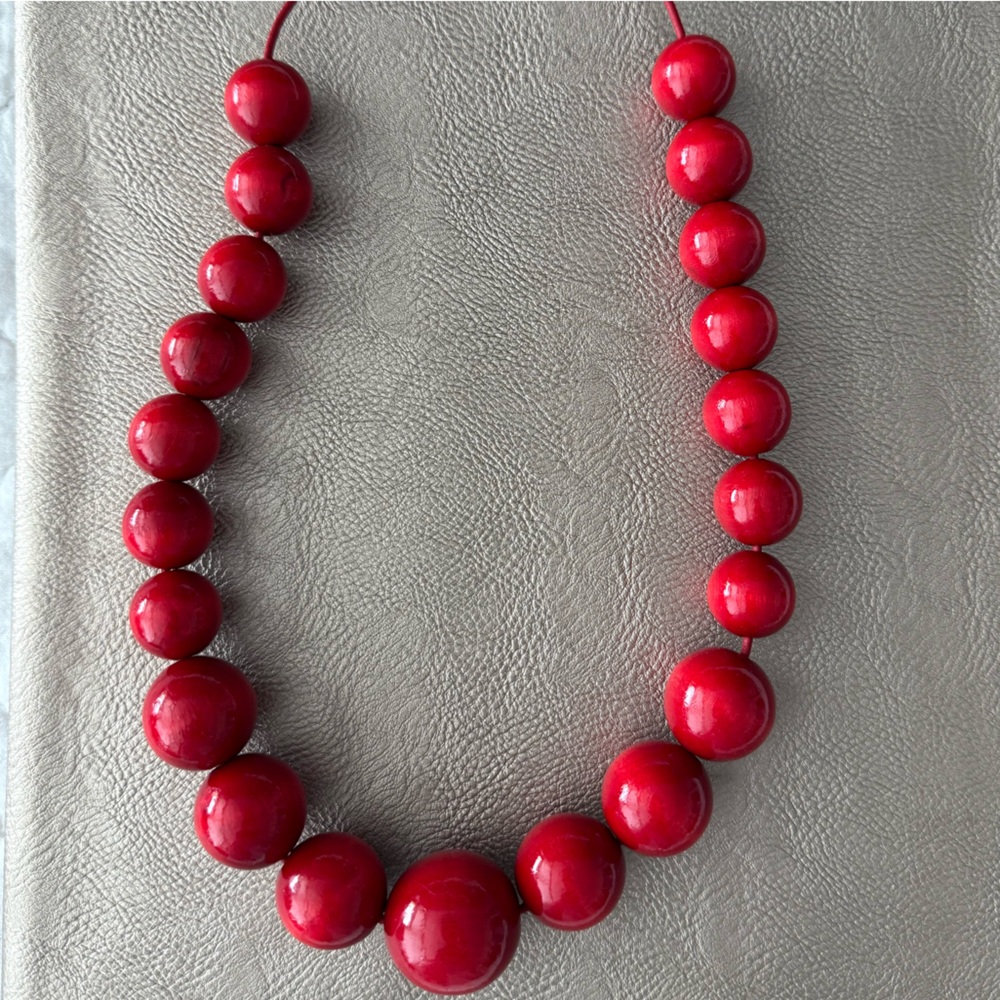 NWOT Elegant Red Wooden Necklace - Picture 2 of 7